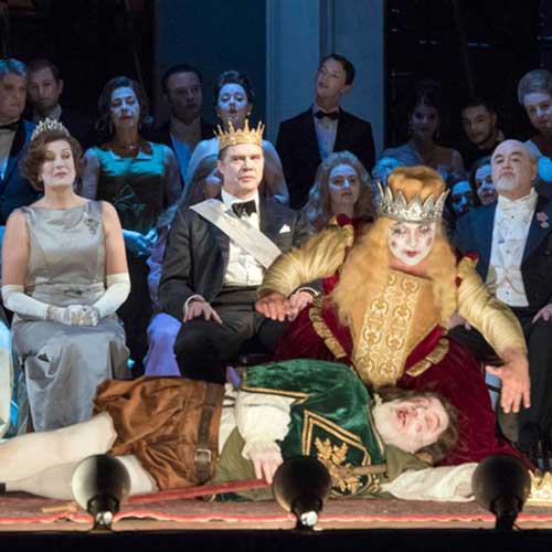 Actors on the stage at Glyndebourne